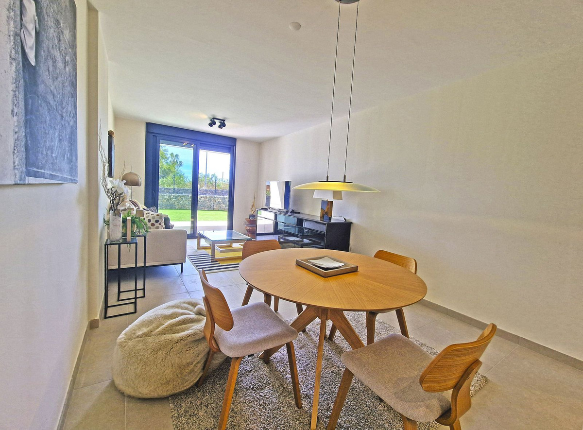 Se vende Apartamento Planta Baja de 2 dormitorios en Costa Del Sol, Málaga, España