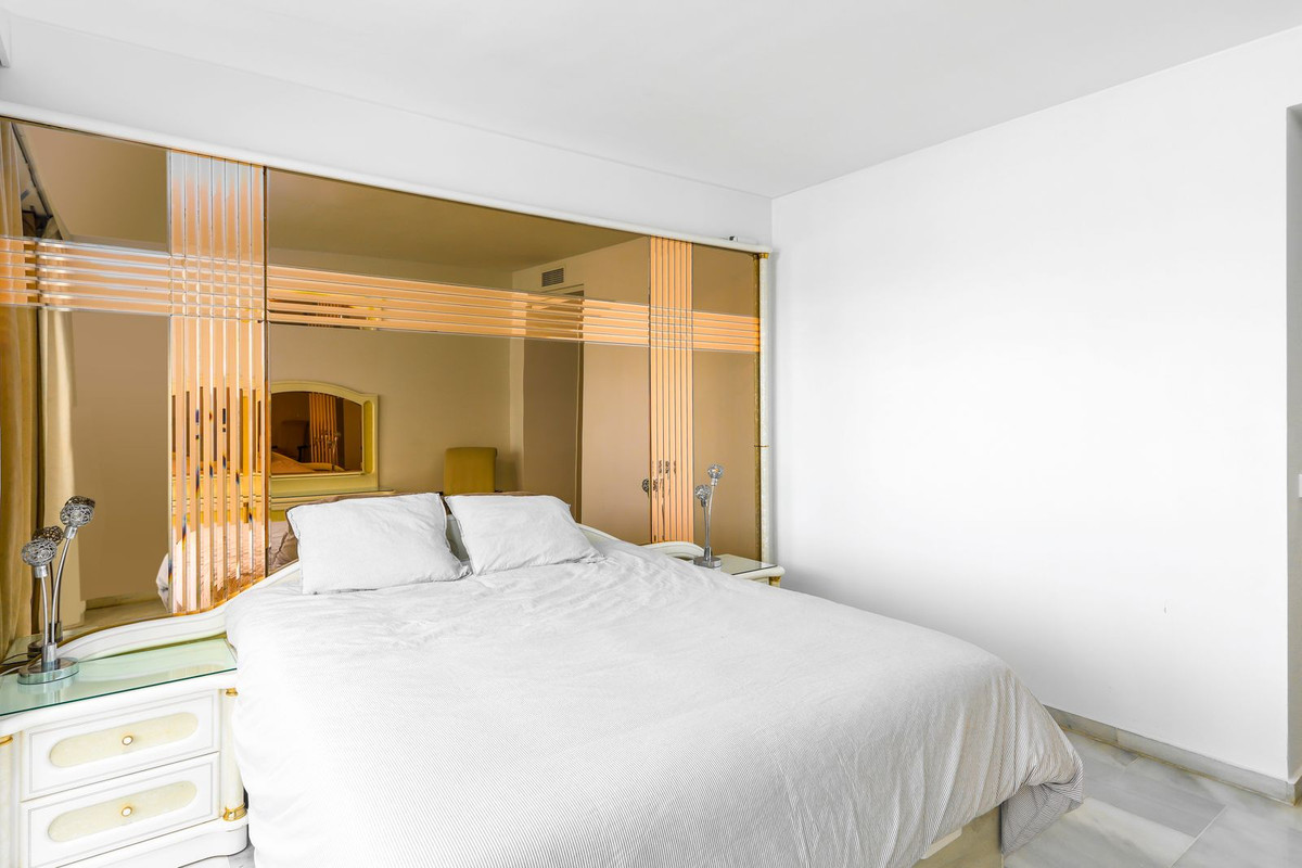 2 Bed Apartment for sale in Benalmadena Costa Costa Del Sol, Málaga, Spain