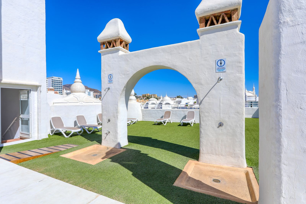 2 Bed Apartment for sale in Benalmadena Costa Costa Del Sol, Málaga, Spain