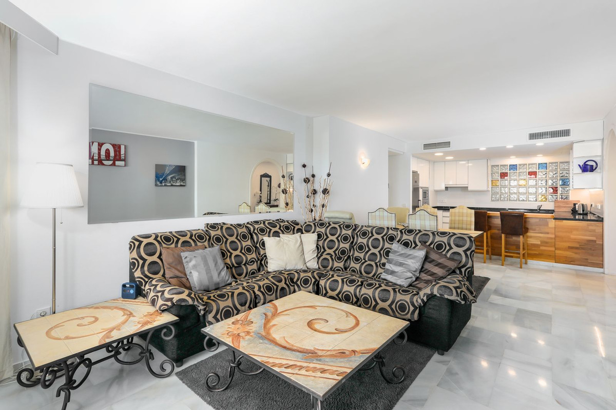 2 Bed Apartment for sale in Benalmadena Costa Costa Del Sol, Málaga, Spain