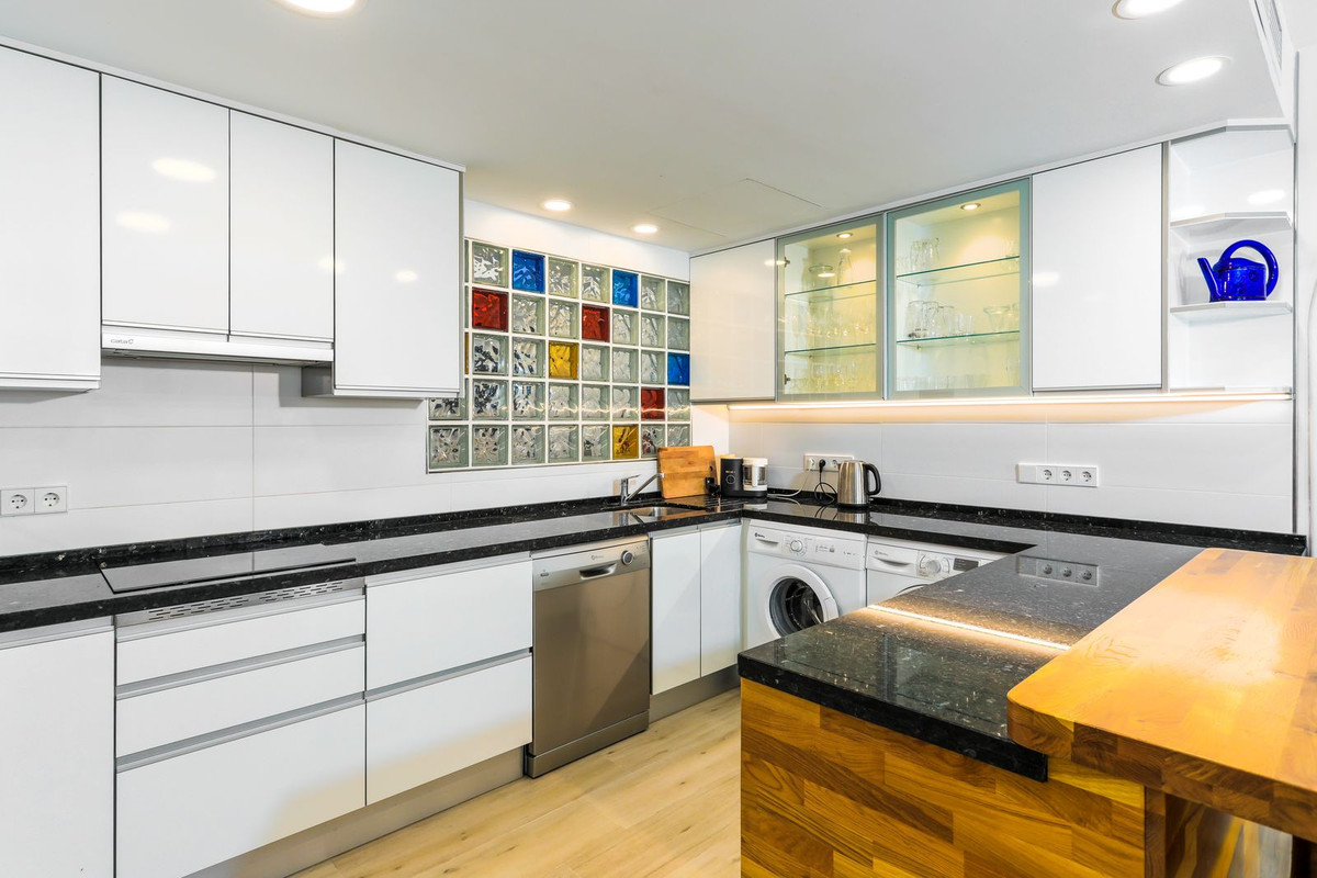 2 Bed Apartment for sale in Benalmadena Costa Costa Del Sol, Málaga, Spain