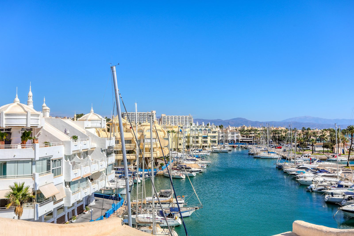 2 Bed Apartment for sale in Benalmadena Costa Costa Del Sol, Málaga, Spain