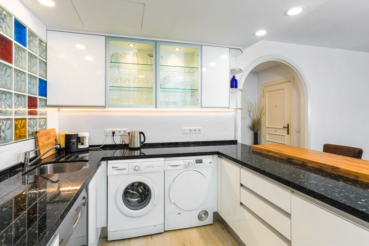 2 Bed Apartment for sale in Benalmadena Costa Costa Del Sol, Málaga, Spain