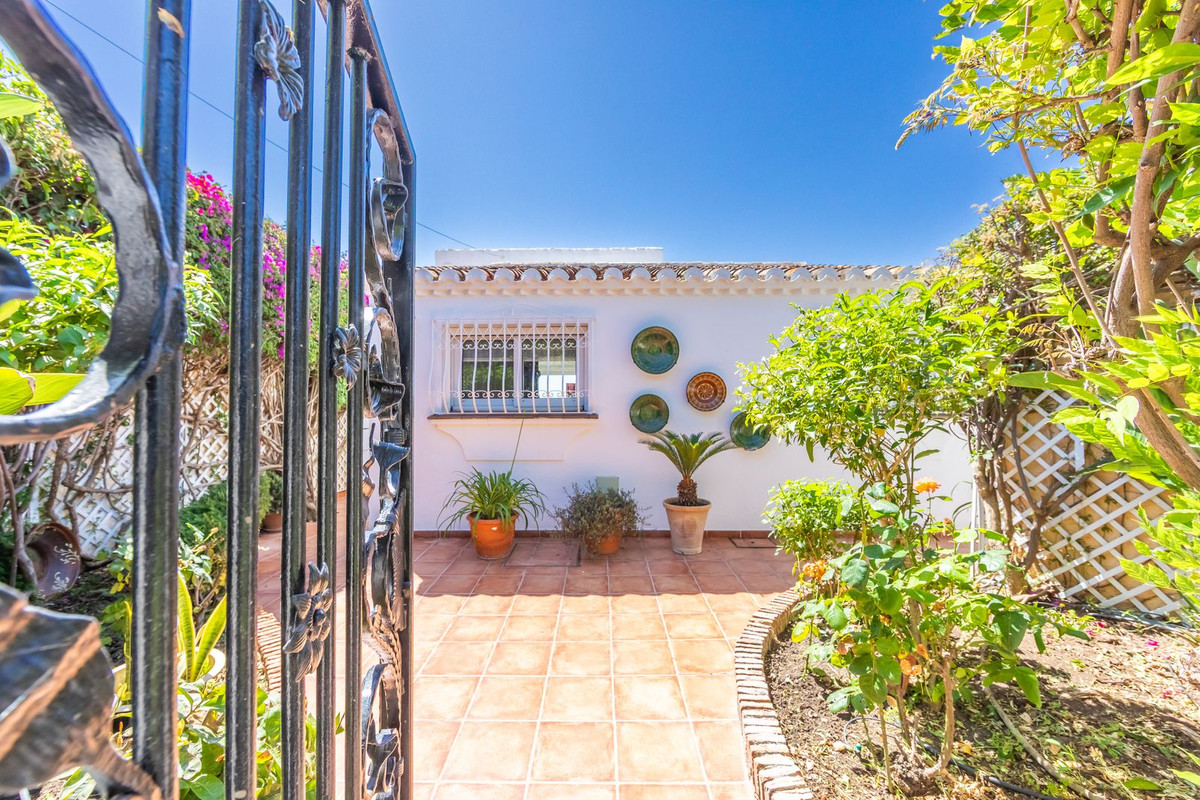 Se vende Villa - Chalet de 3 dormitorios en Costa Del Sol, Málaga, España