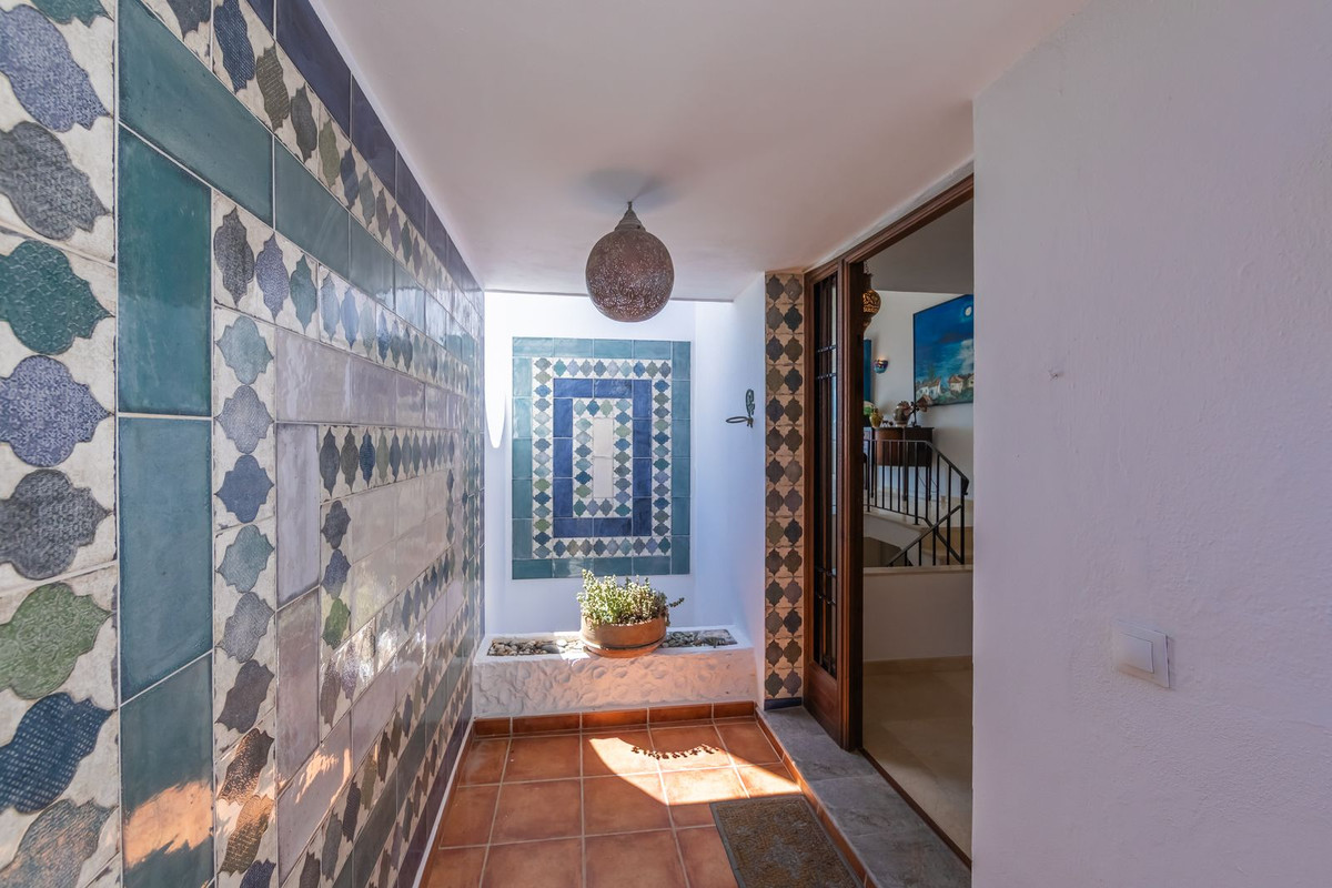 Se vende Villa - Chalet de 3 dormitorios en Costa Del Sol, Málaga, España