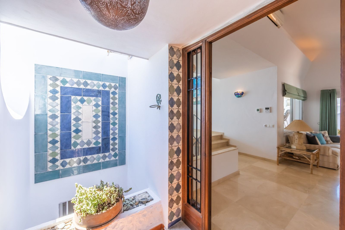 Se vende Villa - Chalet de 3 dormitorios en Costa Del Sol, Málaga, España