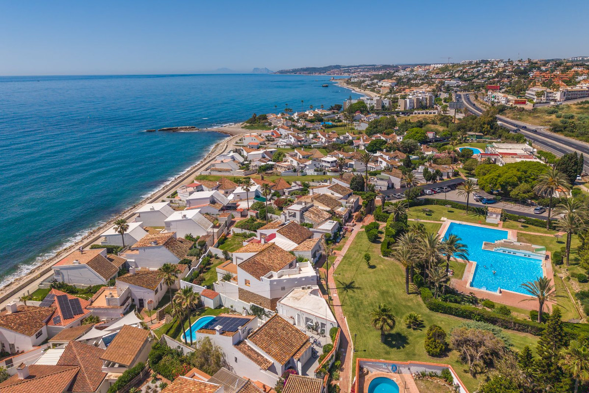 Se vende Villa - Chalet de 3 dormitorios en Costa Del Sol, Málaga, España