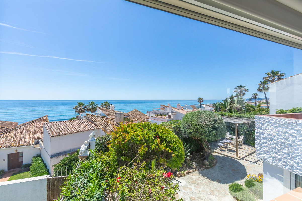 Se vende Villa - Chalet de 3 dormitorios en Costa Del Sol, Málaga, España