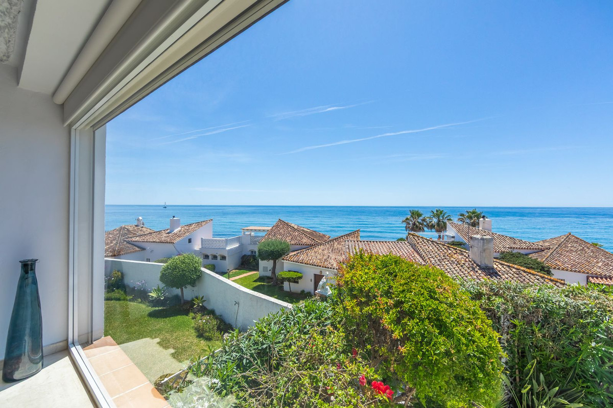 Se vende Villa - Chalet de 3 dormitorios en Costa Del Sol, Málaga, España