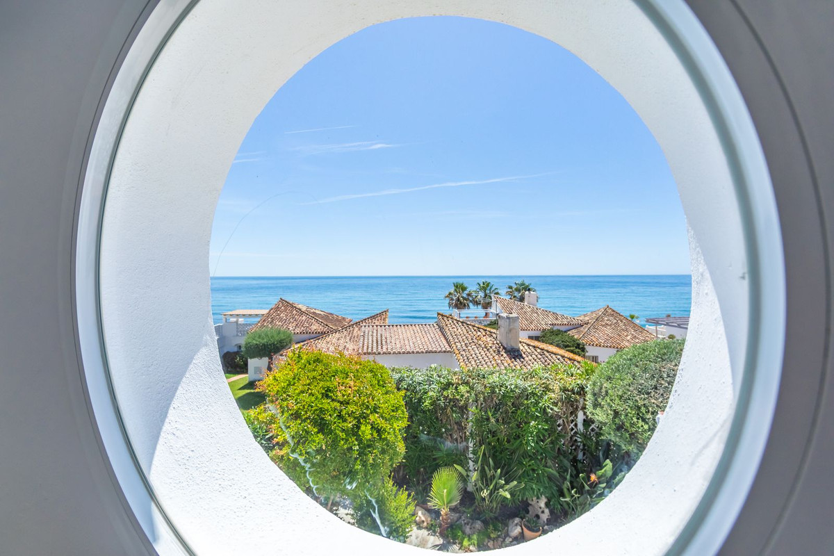 Se vende Villa - Chalet de 3 dormitorios en Costa Del Sol, Málaga, España