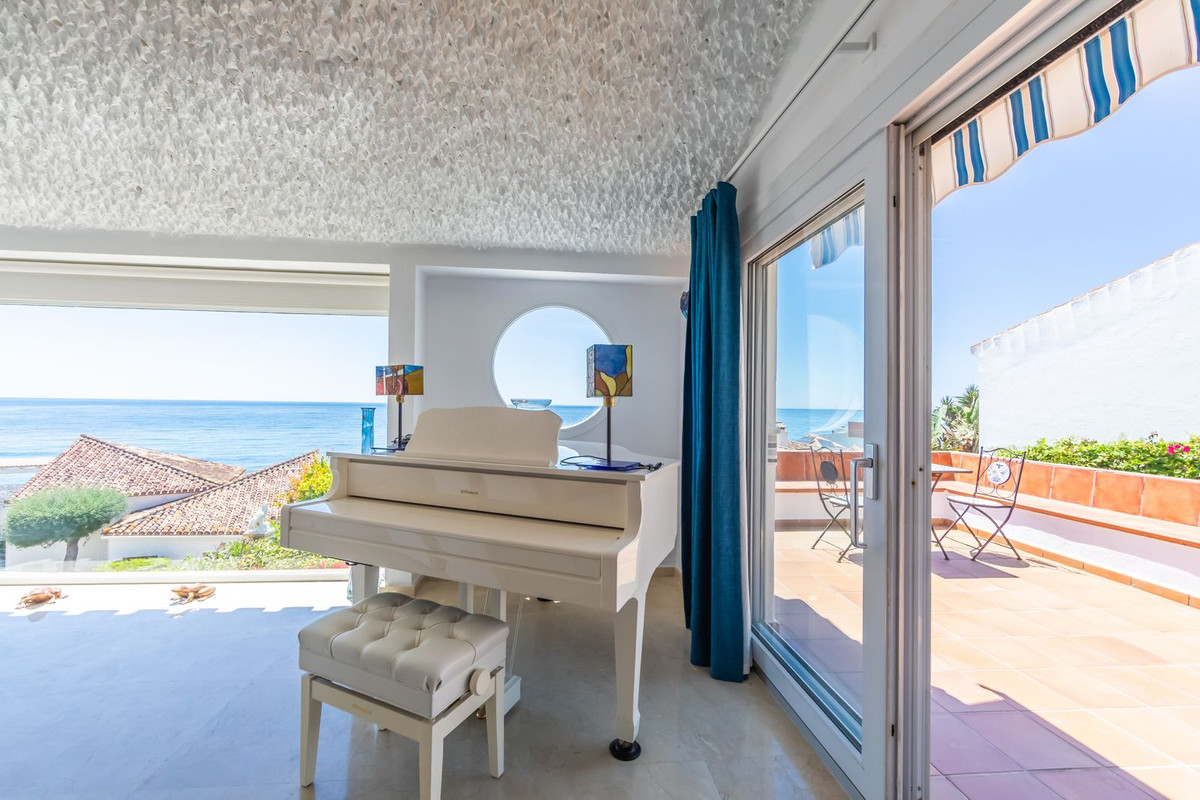 Se vende Villa - Chalet de 3 dormitorios en Costa Del Sol, Málaga, España