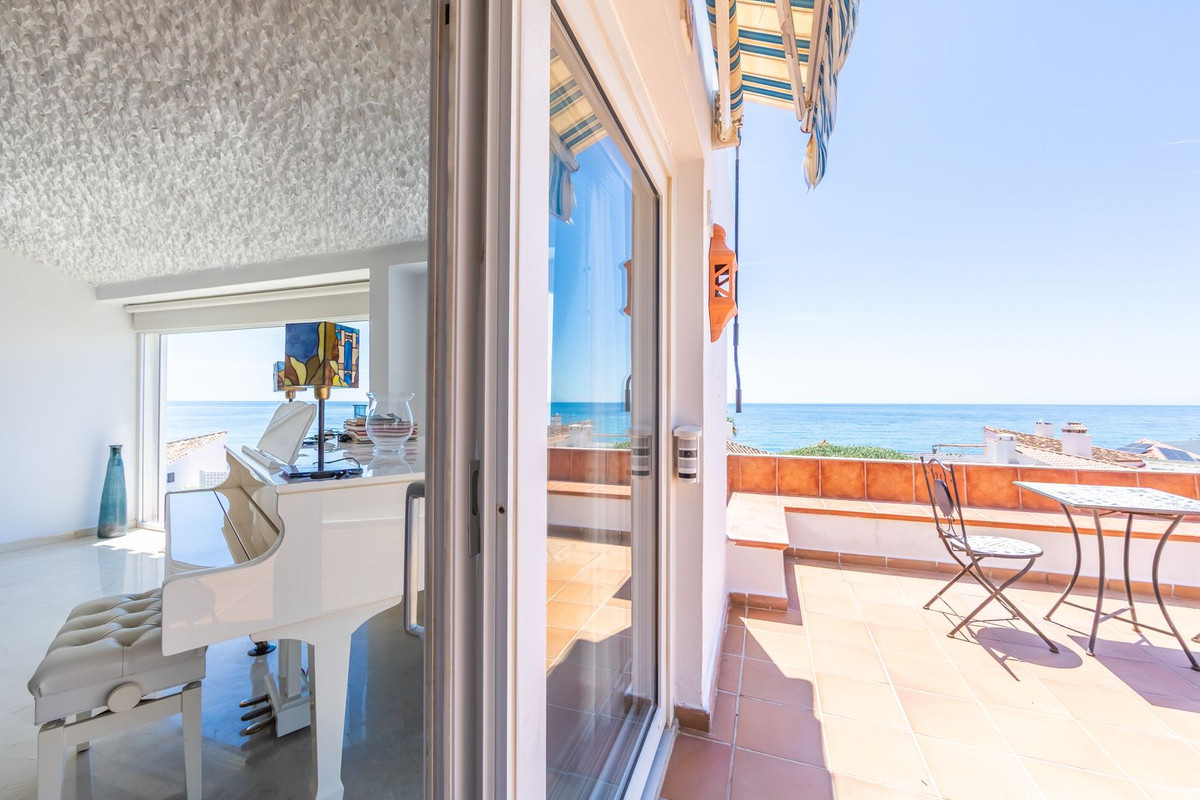 Se vende Villa - Chalet de 3 dormitorios en Costa Del Sol, Málaga, España