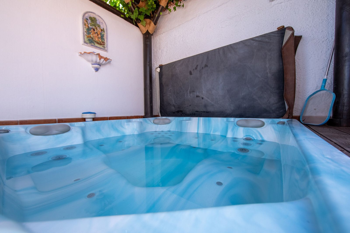 Se vende Villa - Chalet de 3 dormitorios en Costa Del Sol, Málaga, España