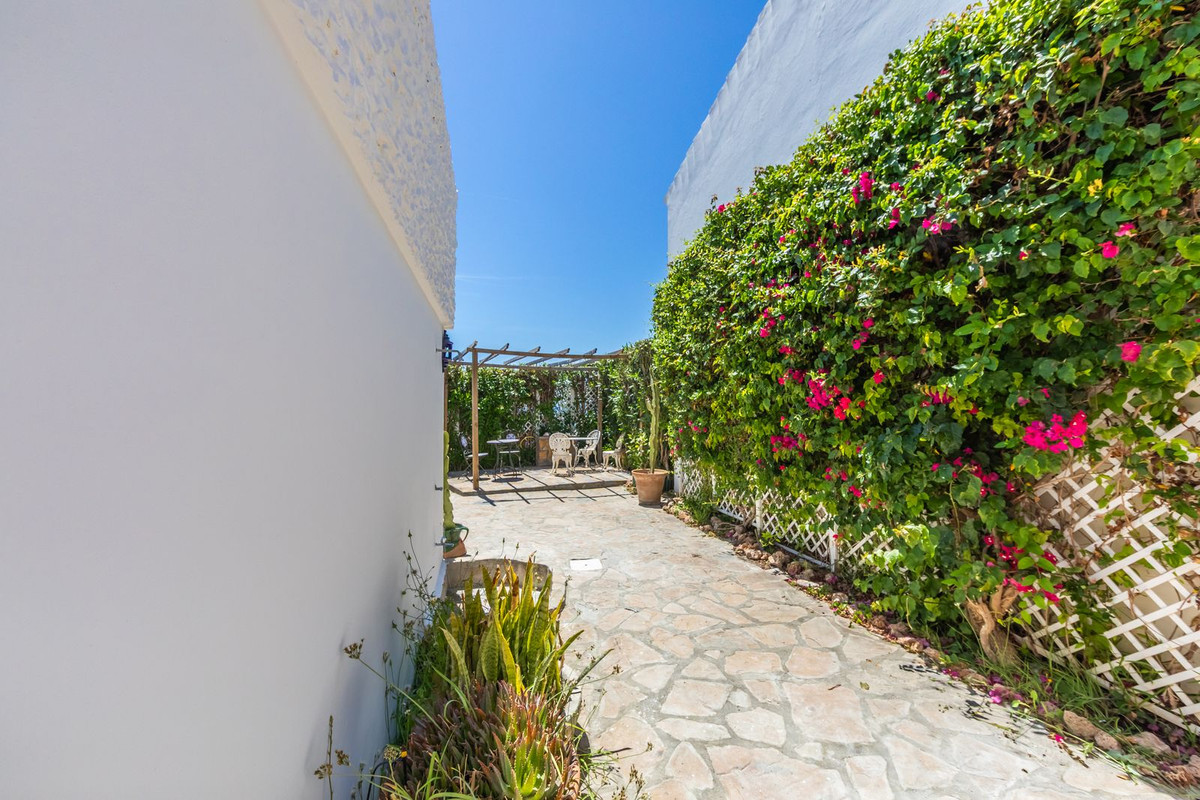 Se vende Villa - Chalet de 3 dormitorios en Costa Del Sol, Málaga, España