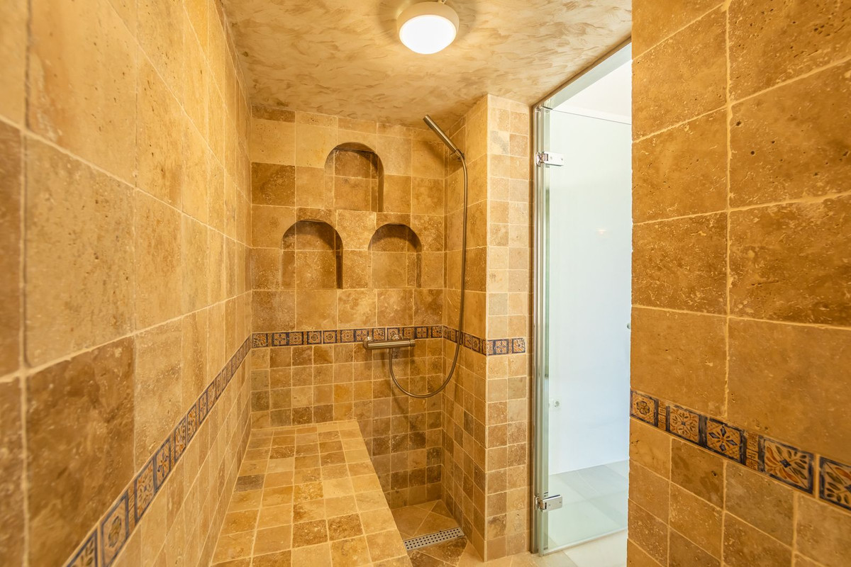 Se vende Villa - Chalet de 3 dormitorios en Costa Del Sol, Málaga, España