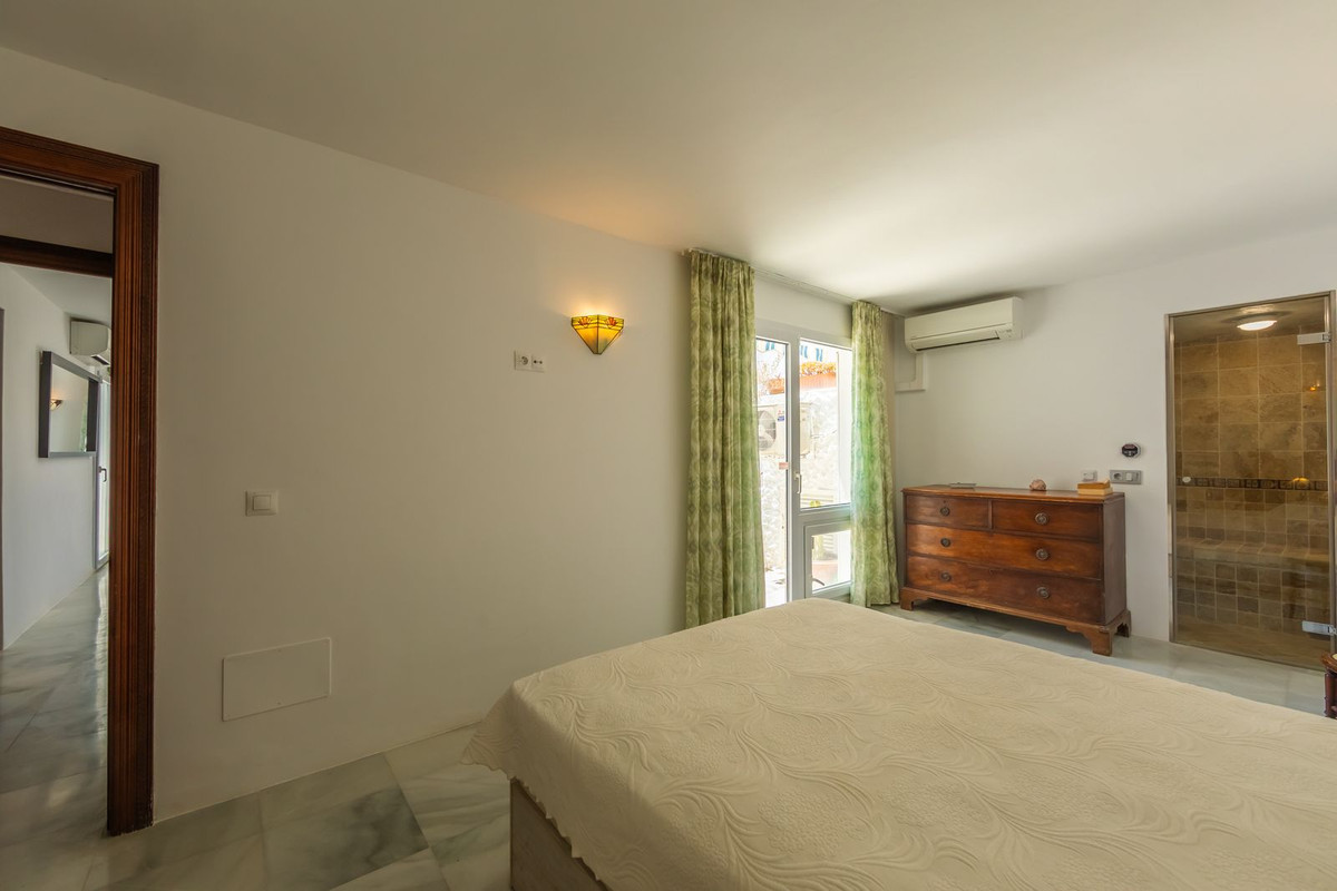 Se vende Villa - Chalet de 3 dormitorios en Costa Del Sol, Málaga, España