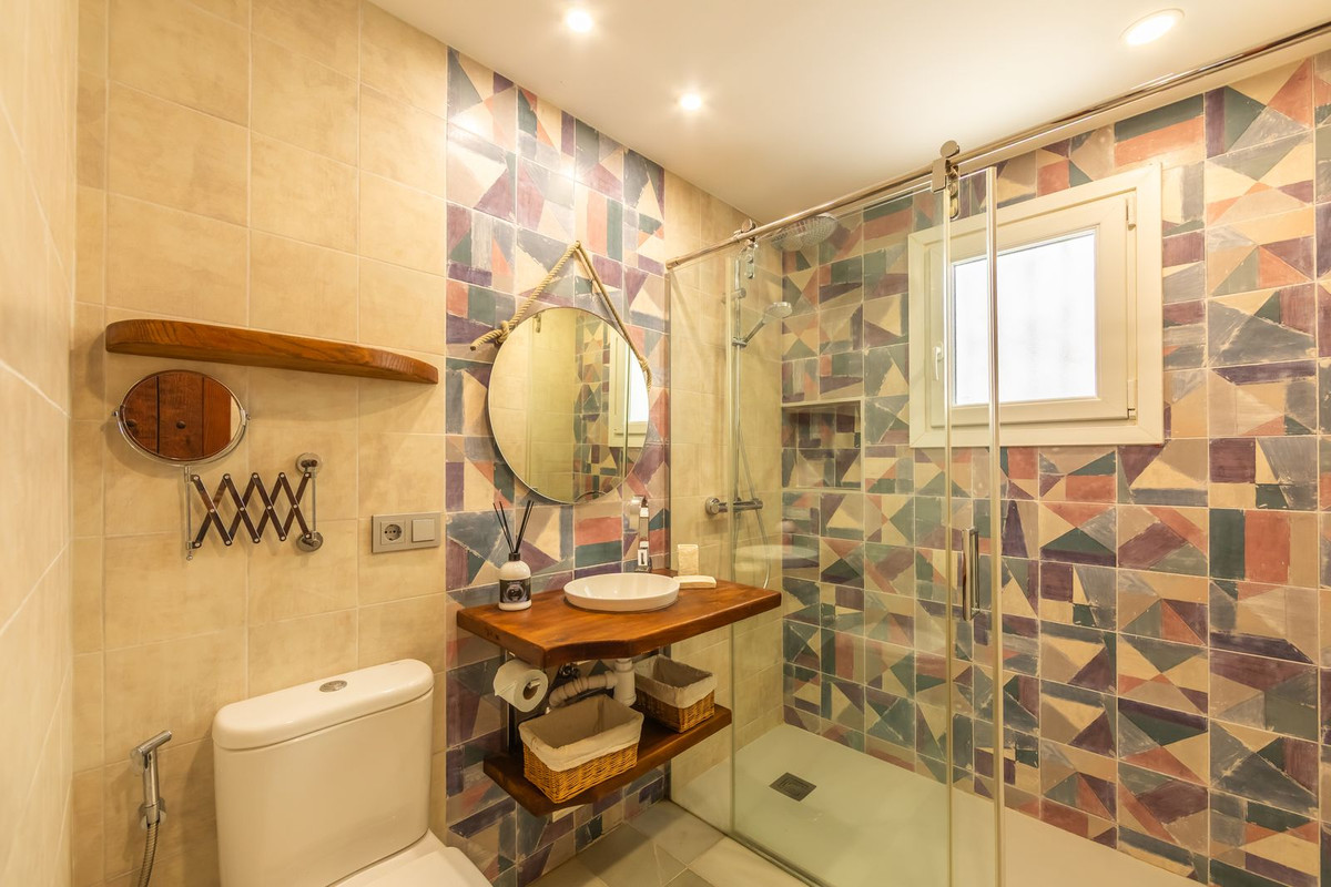 Se vende Villa - Chalet de 3 dormitorios en Costa Del Sol, Málaga, España