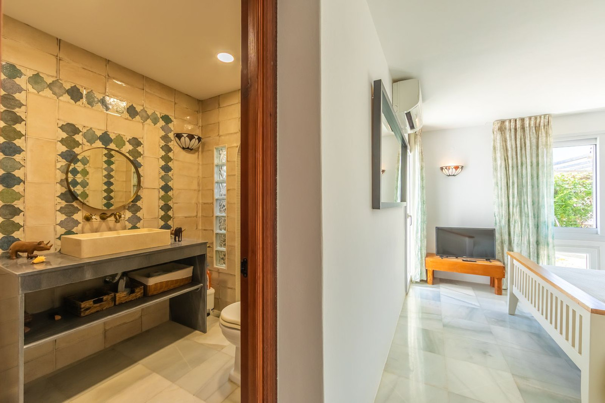 Se vende Villa - Chalet de 3 dormitorios en Costa Del Sol, Málaga, España