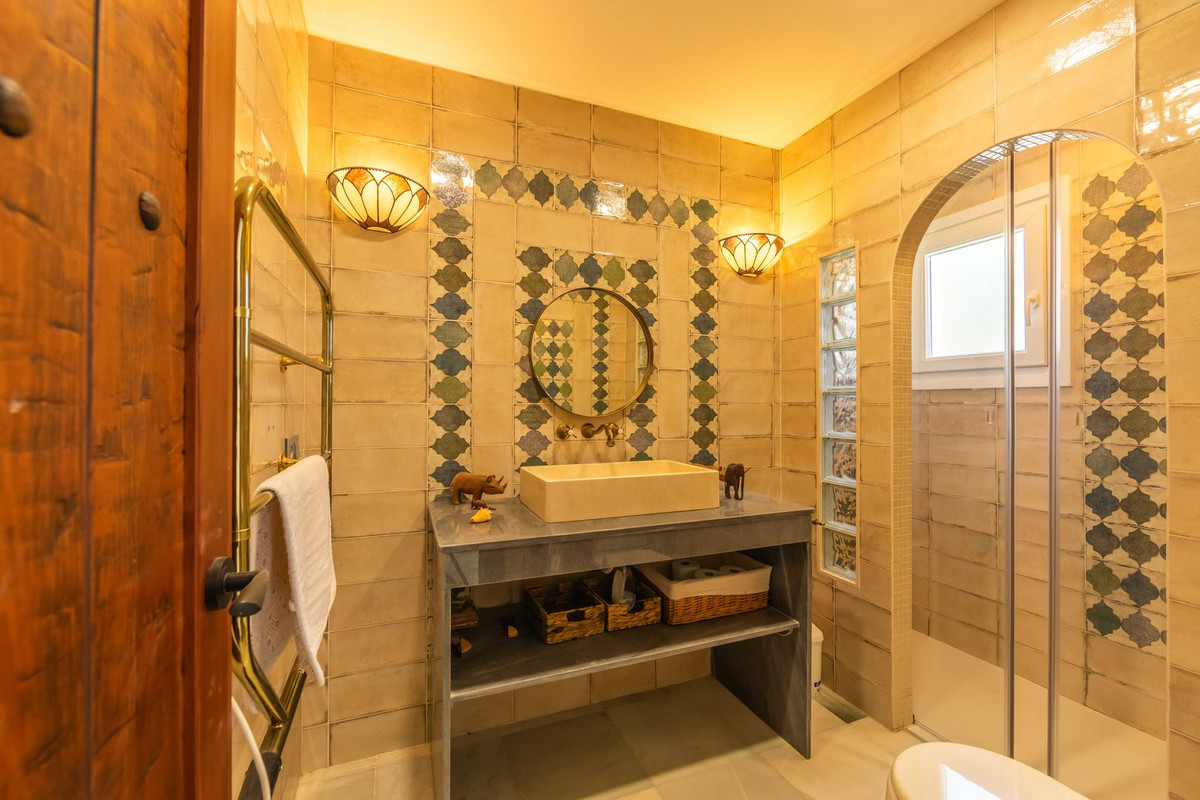 Se vende Villa - Chalet de 3 dormitorios en Costa Del Sol, Málaga, España