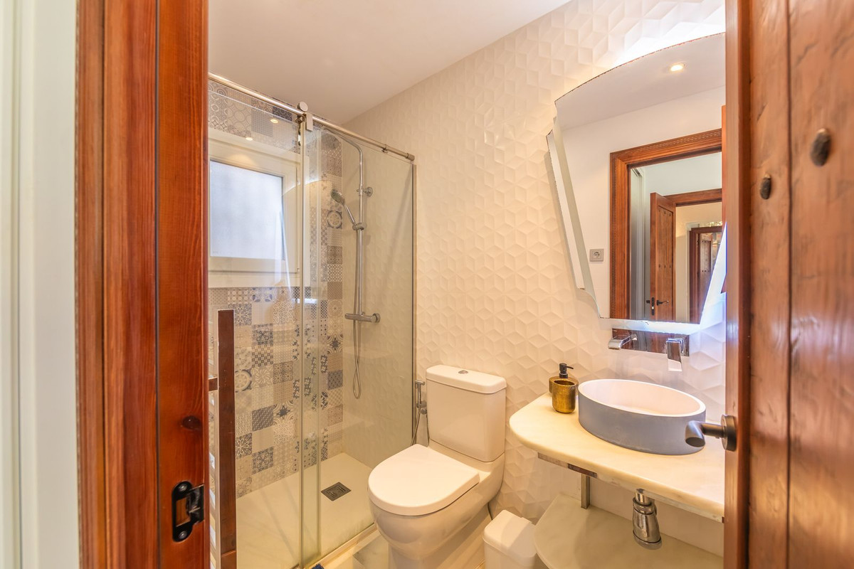 Se vende Villa - Chalet de 3 dormitorios en Costa Del Sol, Málaga, España