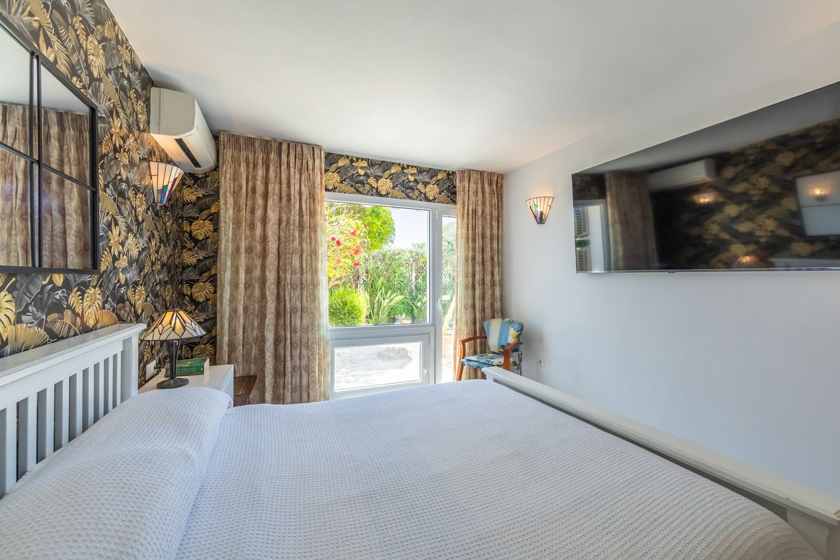 Se vende Villa - Chalet de 3 dormitorios en Costa Del Sol, Málaga, España