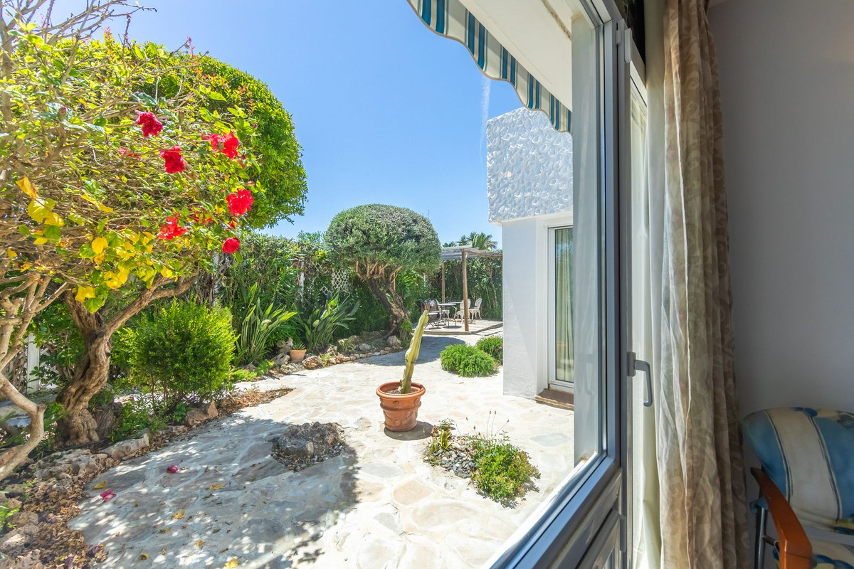 Se vende Villa - Chalet de 3 dormitorios en Costa Del Sol, Málaga, España