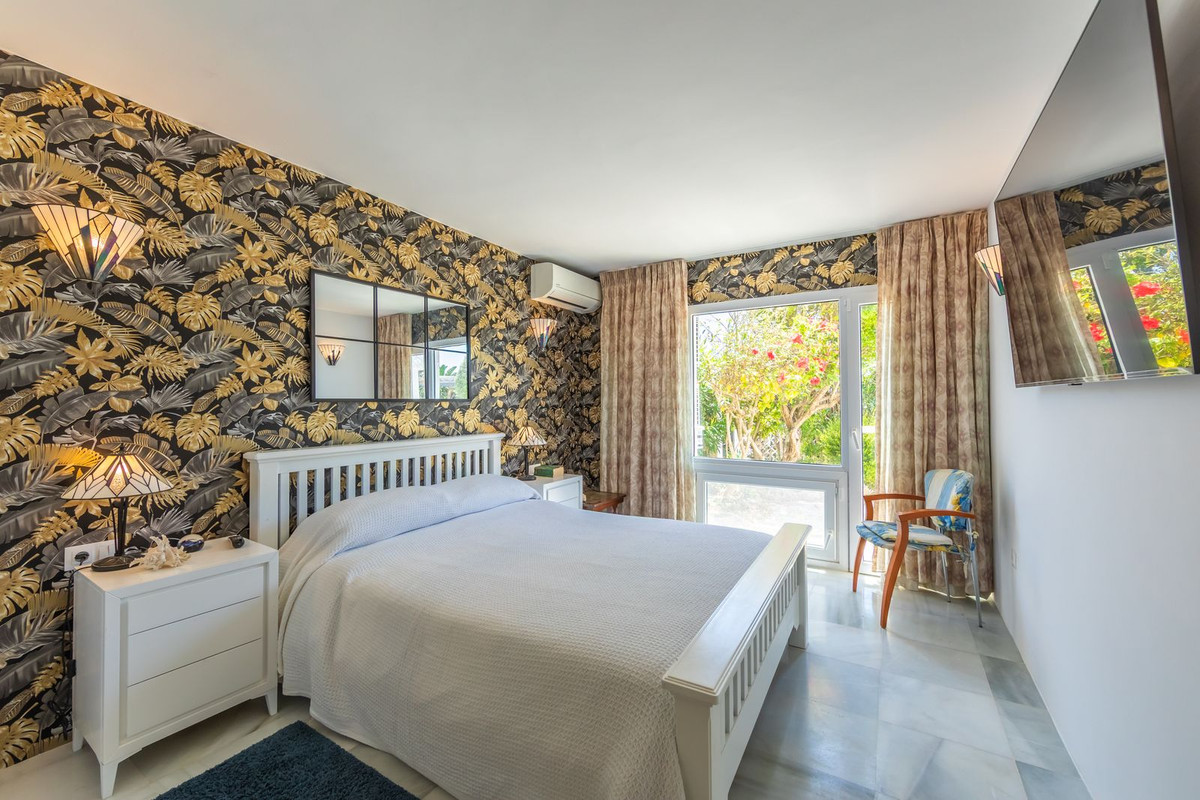 Se vende Villa - Chalet de 3 dormitorios en Costa Del Sol, Málaga, España