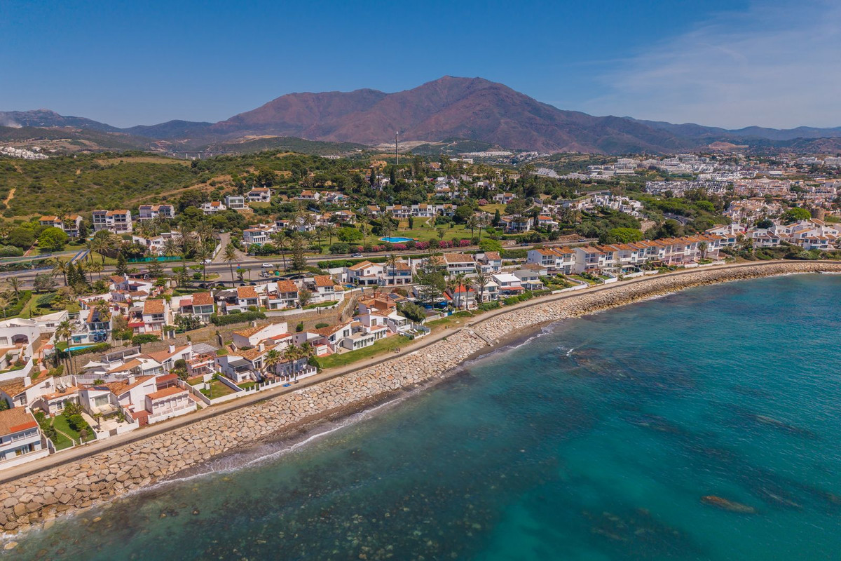 Se vende Villa - Chalet de 3 dormitorios en Costa Del Sol, Málaga, España