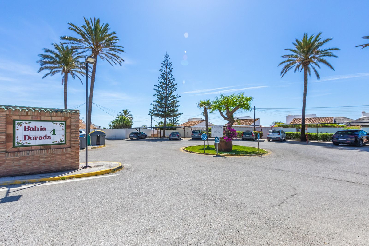 Se vende Villa - Chalet de 3 dormitorios en Costa Del Sol, Málaga, España