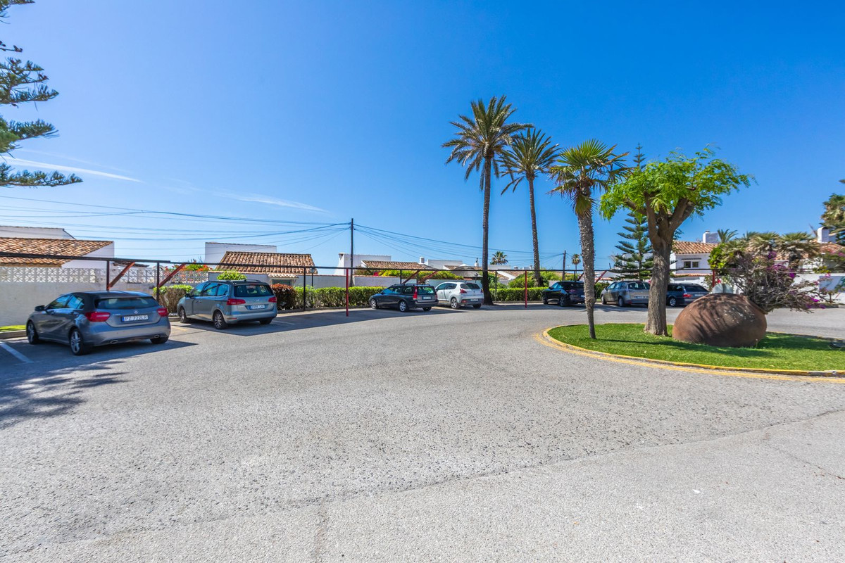 Se vende Villa - Chalet de 3 dormitorios en Costa Del Sol, Málaga, España