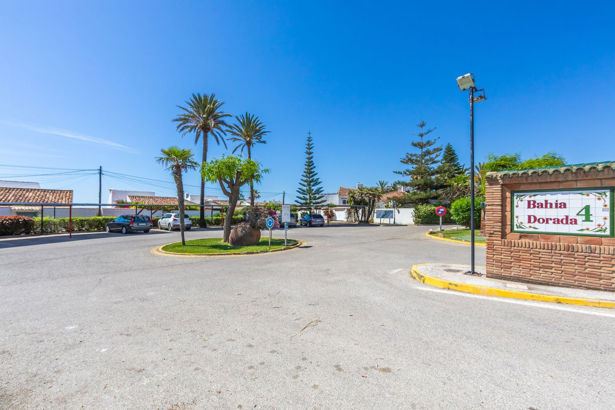 Se vende Villa - Chalet de 3 dormitorios en Costa Del Sol, Málaga, España