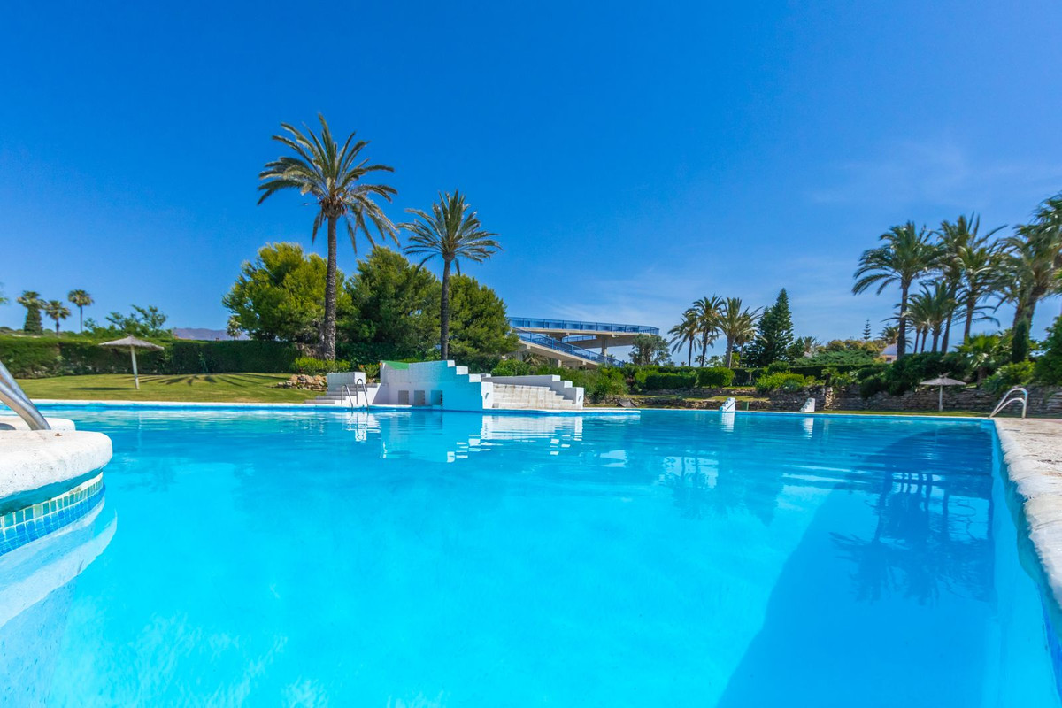 Se vende Villa - Chalet de 3 dormitorios en Costa Del Sol, Málaga, España