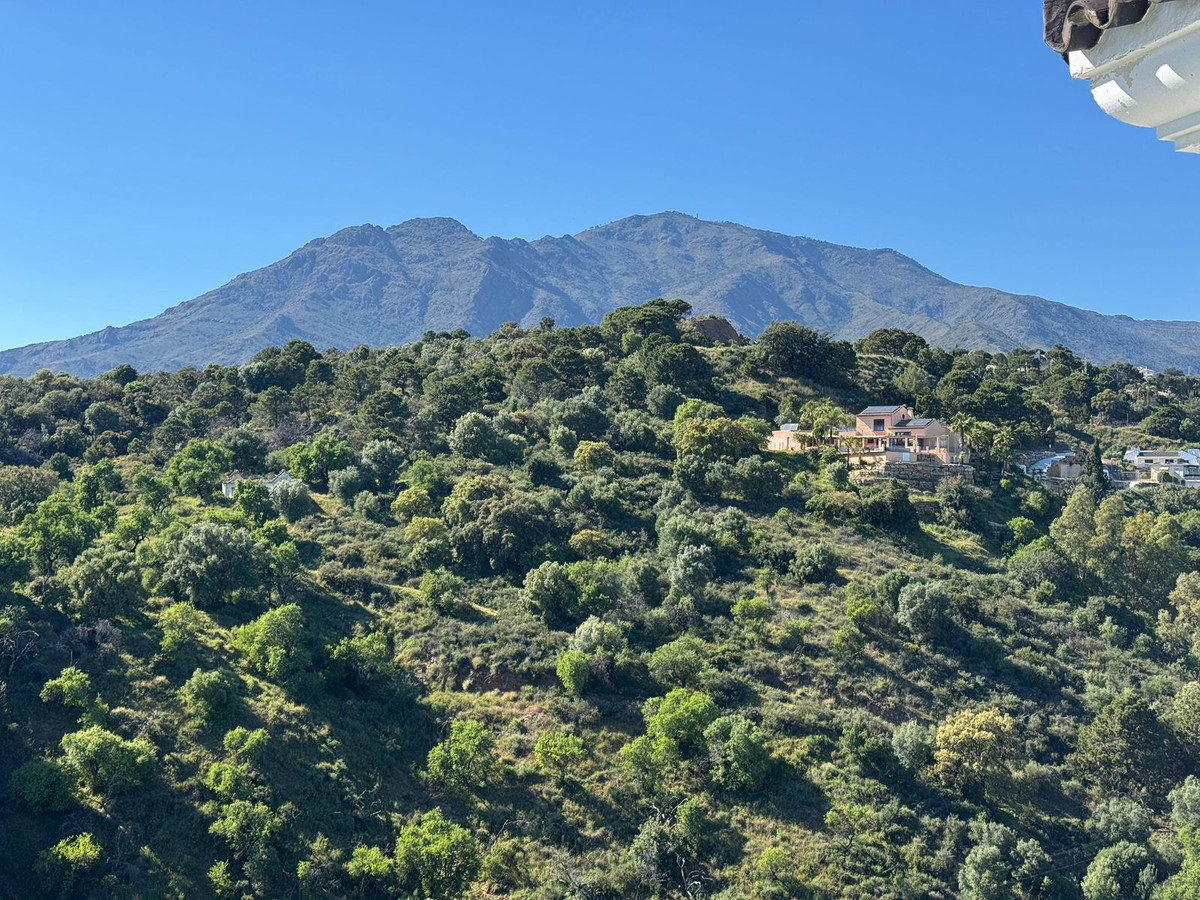 4 Bed Apartment for sale in Estepona Costa Del Sol, Málaga, Spain