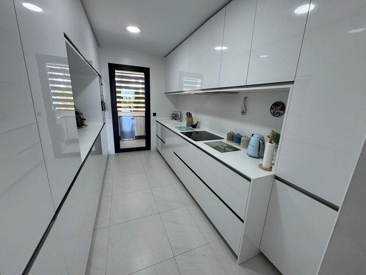 4 Bed Apartment for sale in Estepona Costa Del Sol, Málaga, Spain