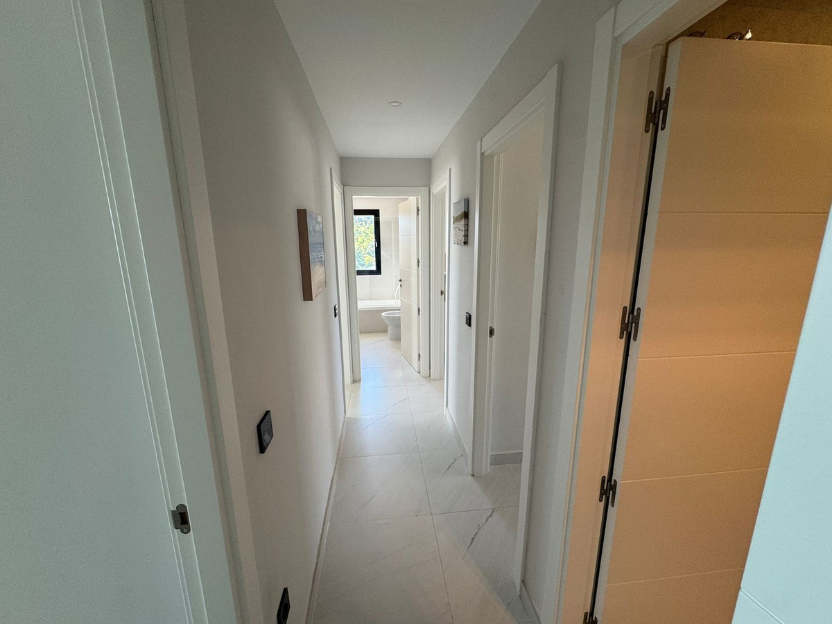 4 Bed Apartment for sale in Estepona Costa Del Sol, Málaga, Spain