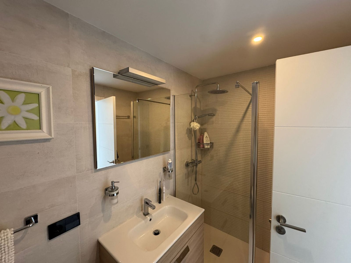 4 Bed Apartment for sale in Estepona Costa Del Sol, Málaga, Spain