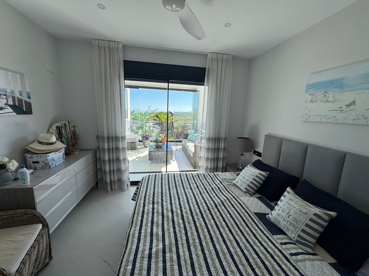 4 Bed Apartment for sale in Estepona Costa Del Sol, Málaga, Spain