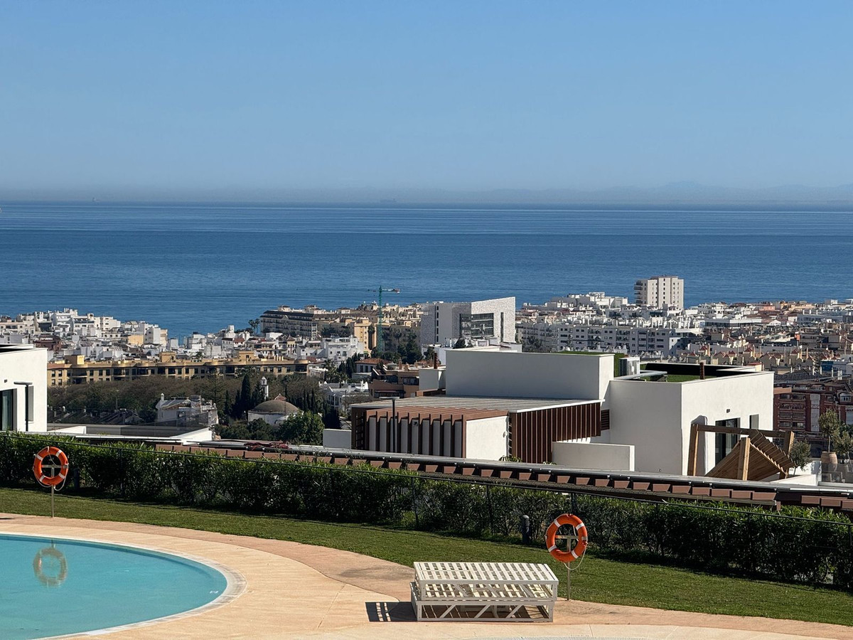 4 Bed Apartment for sale in Estepona Costa Del Sol, Málaga, Spain
