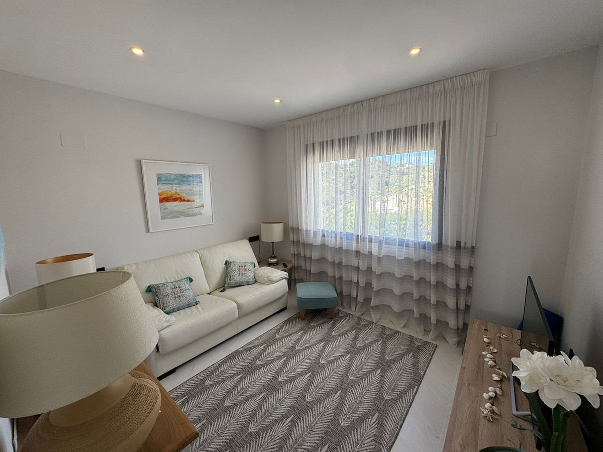 4 Bed Apartment for sale in Estepona Costa Del Sol, Málaga, Spain