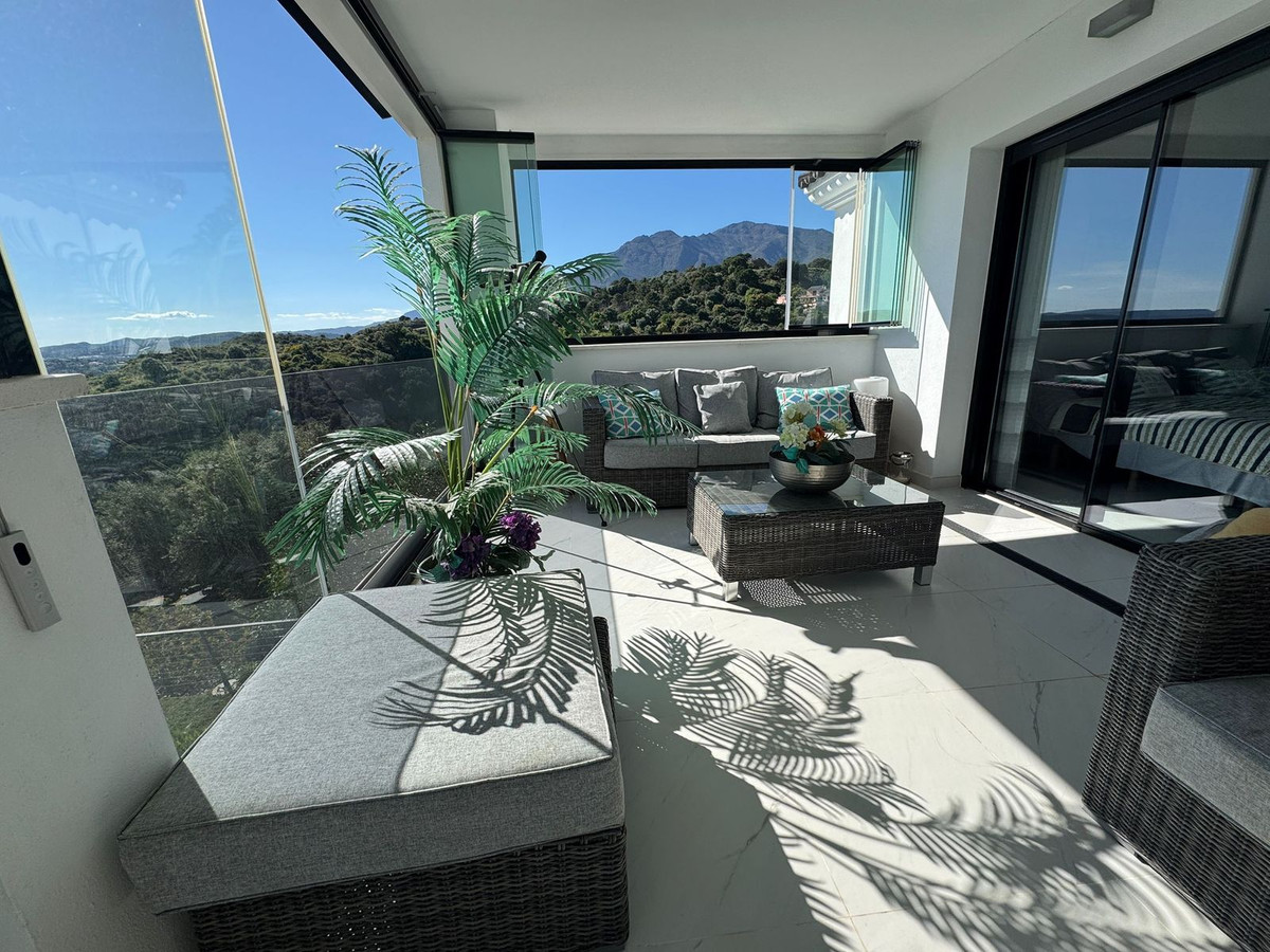 4 Bed Apartment for sale in Estepona Costa Del Sol, Málaga, Spain