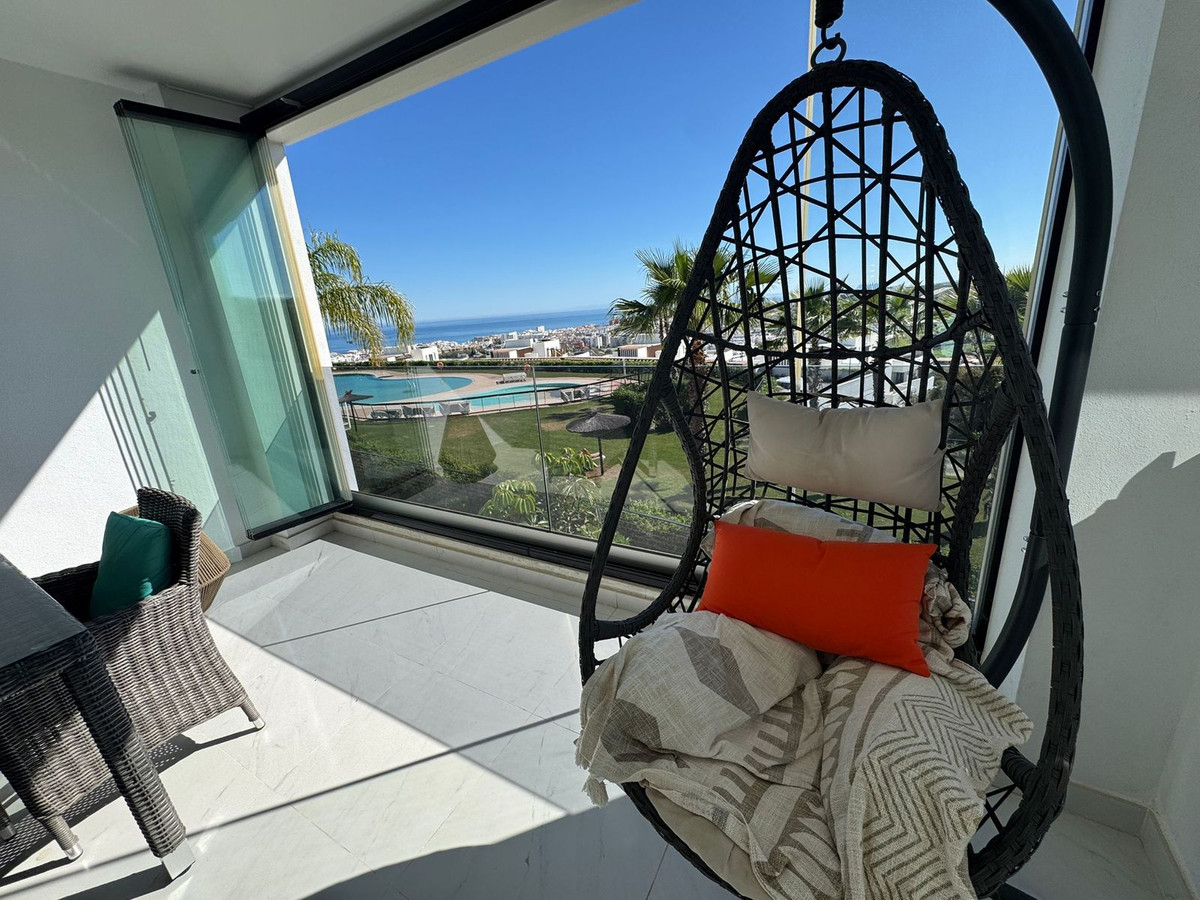 4 Bed Apartment for sale in Estepona Costa Del Sol, Málaga, Spain