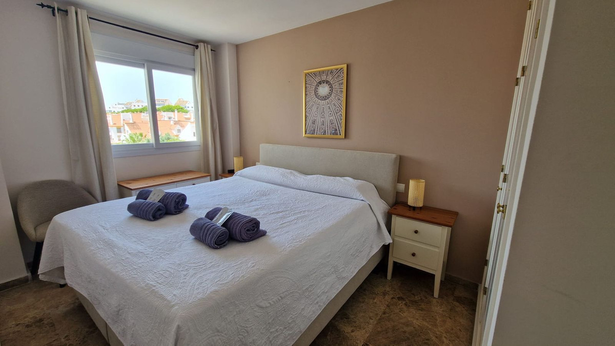 3 Bed Apartment for sale in Estepona Costa Del Sol, Málaga, Spain