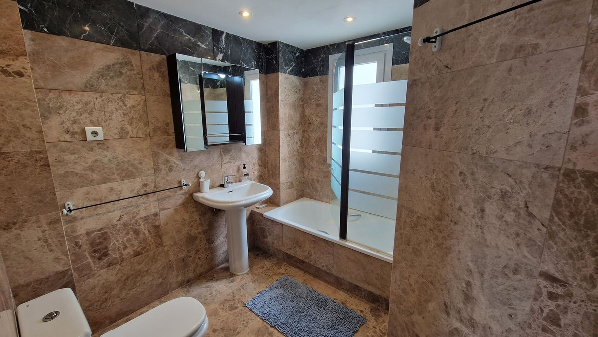 3 Bed Apartment for sale in Estepona Costa Del Sol, Málaga, Spain