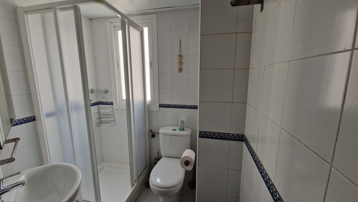 3 Bed Apartment for sale in Estepona Costa Del Sol, Málaga, Spain