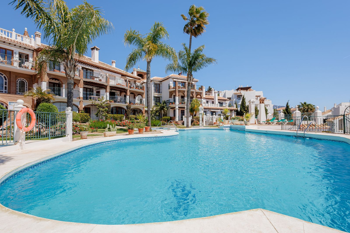 Se vende Apartamento Planta Baja de 2 dormitorios en Costa Del Sol, Málaga, España