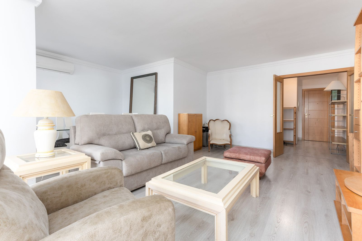 3 Bed Apartment for sale in La Campana Costa Del Sol, Málaga, Spain
