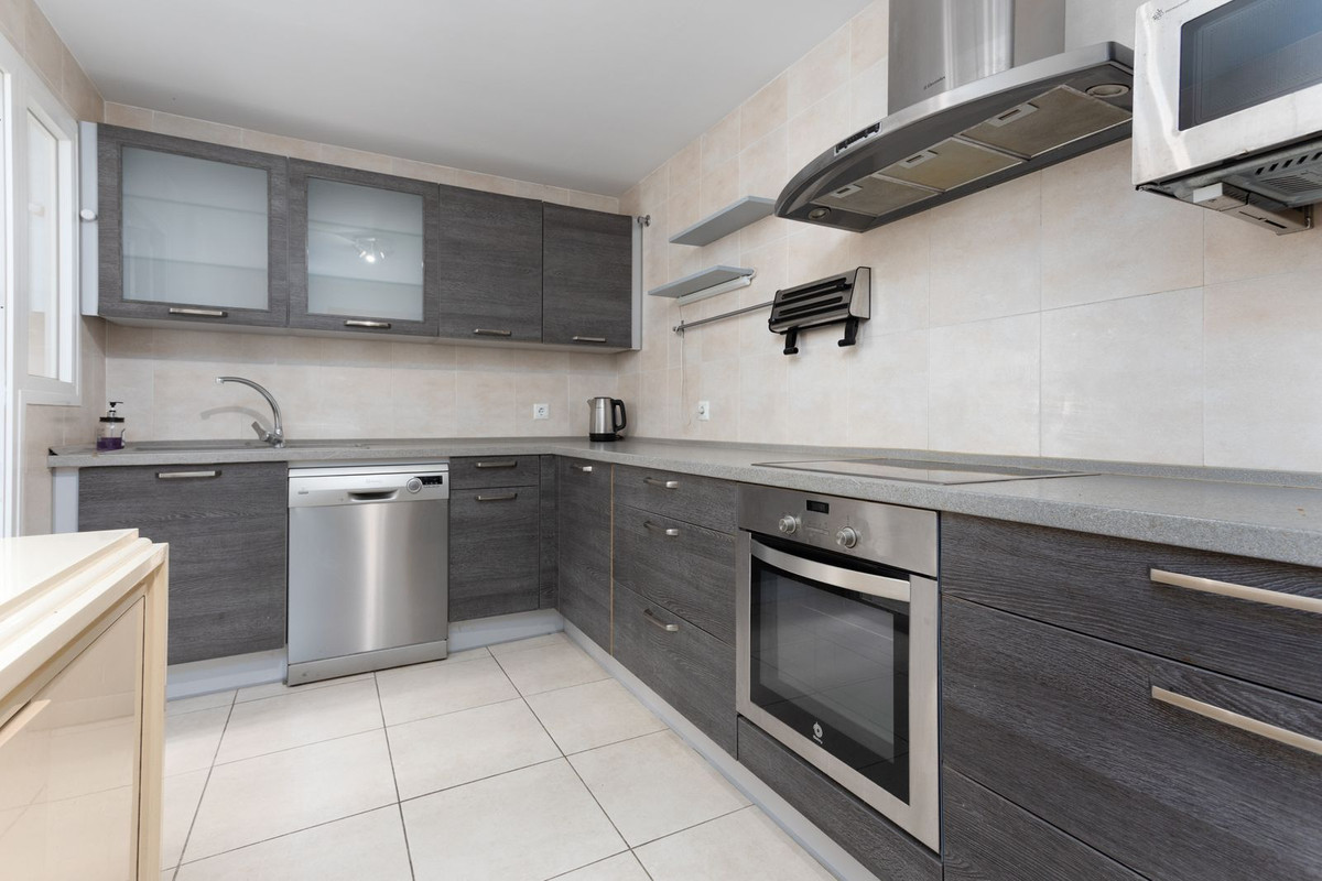 3 Bed Apartment for sale in La Campana Costa Del Sol, Málaga, Spain