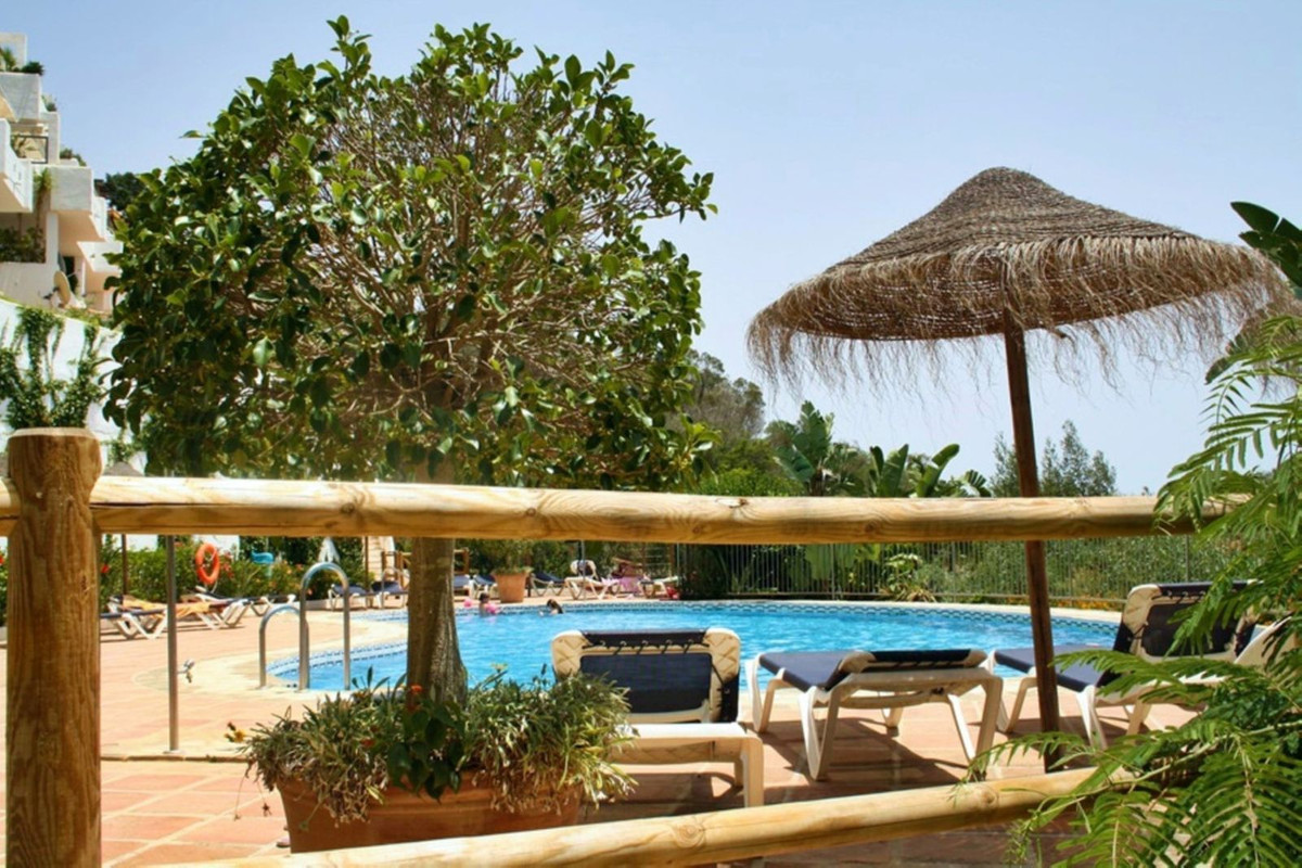 Se vende Apartamento Planta Media de 2 dormitorios en Costa Del Sol, Málaga, España