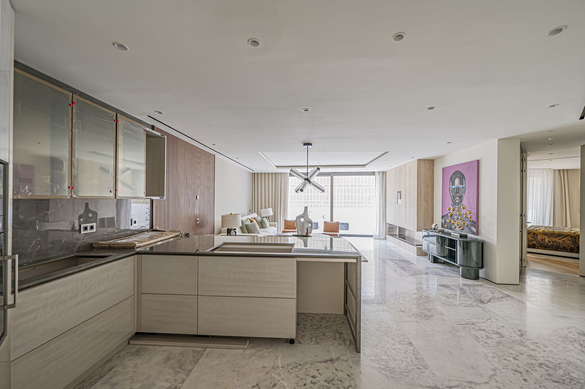 1 Bed Apartment for sale in The Golden Mile Costa Del Sol, Málaga, Spain