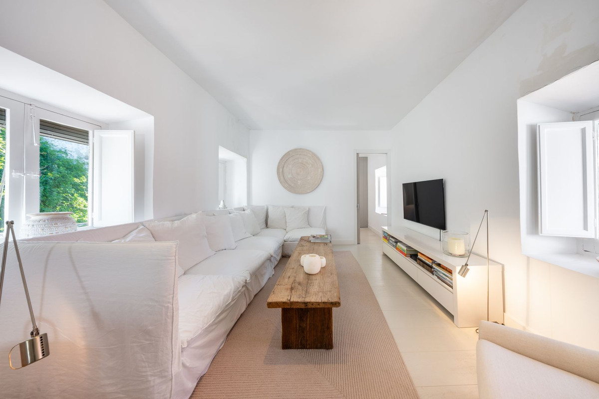 2 Bed Apartment for sale in Marbella Costa Del Sol, Málaga, Spain